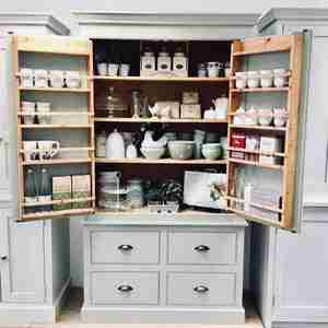 <p>Storage space for dishes and utensils</p>