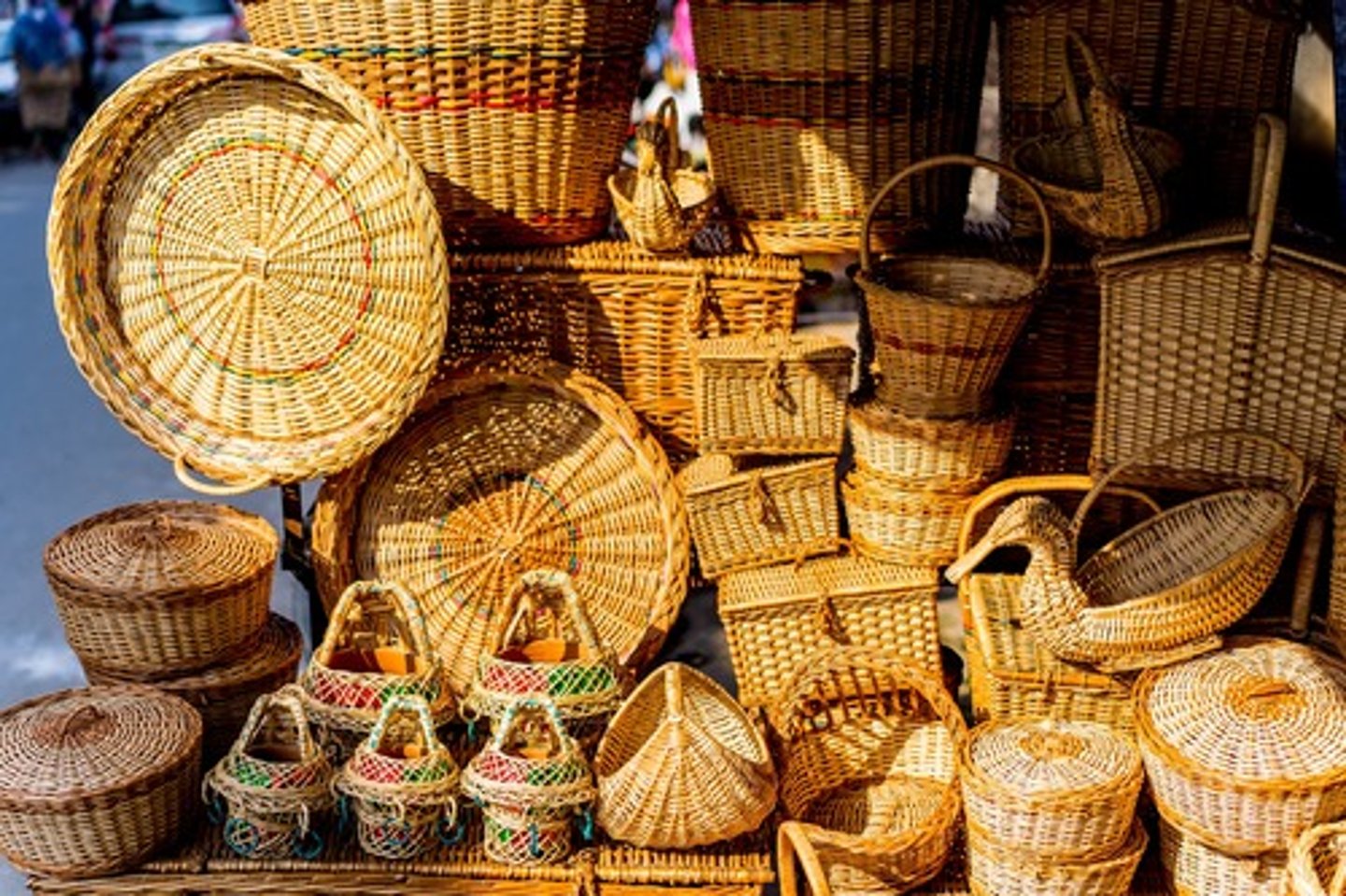 <p>handicraft (n)</p>