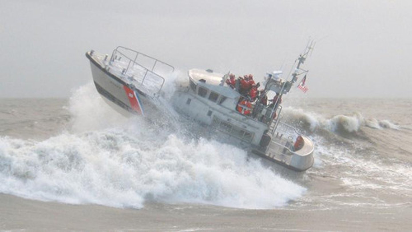 <p>Winter Swans: simile is uses to compare the swans movements like boats stabilising after a storm this reflects the couples relationship , suggesting after conflict of emotional turbulence they are slowly regaining balece and stability . this image conveys how resiliece and effort is needed to restore harmony in a relationship.</p>