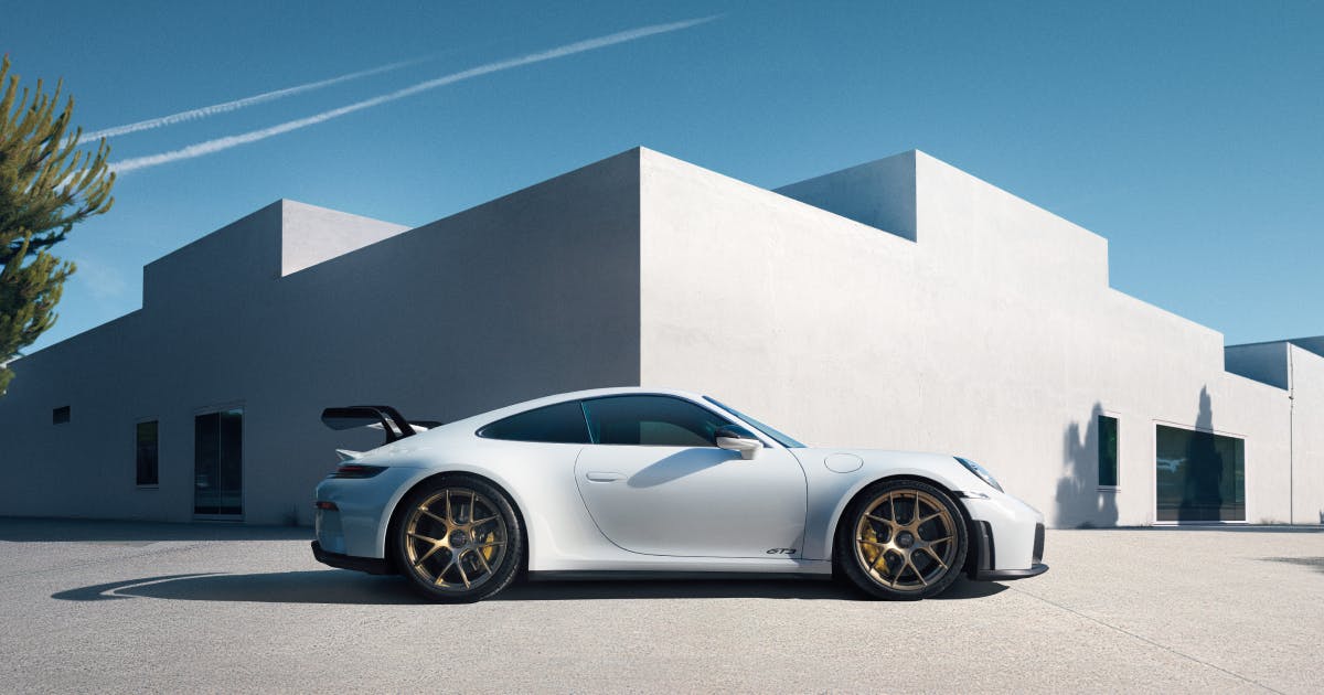 <p>usted oyó</p><p>Spanish: Usted oyó un sonido extraño mientras conducía.</p>