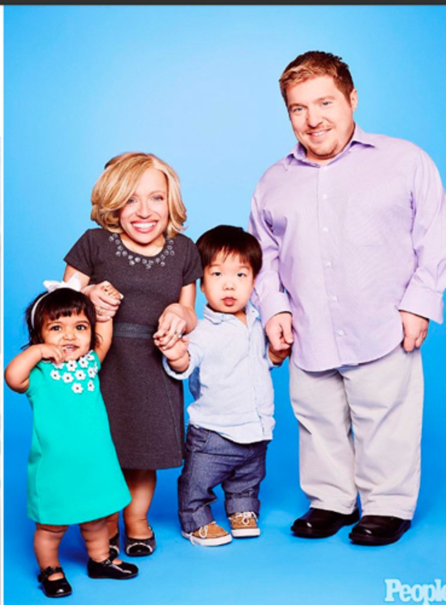 <p>Short stature caused by deficient levels of growth hormones. Caused by hypopituitarism</p>