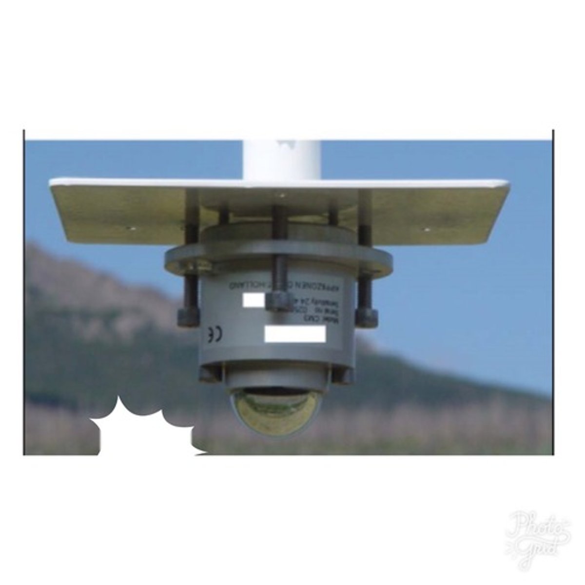 <p>-measures incoming or outgoing solar radiation</p><p>-one facing down and one facing up can be used to measure albedo (reflectivity)</p><p>-units: Watts</p><p>-Albedo: unitless</p>