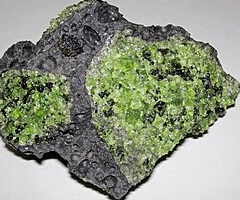 <p>peridotite- igneous </p>