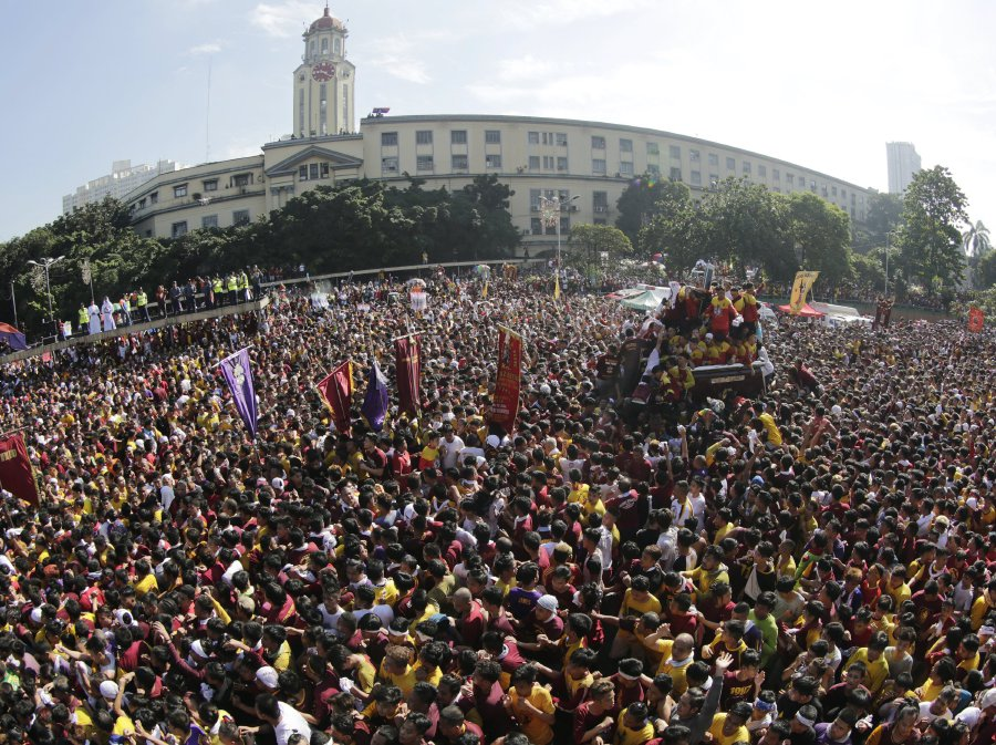 <p>Đổ xô, tụ tập đến</p>