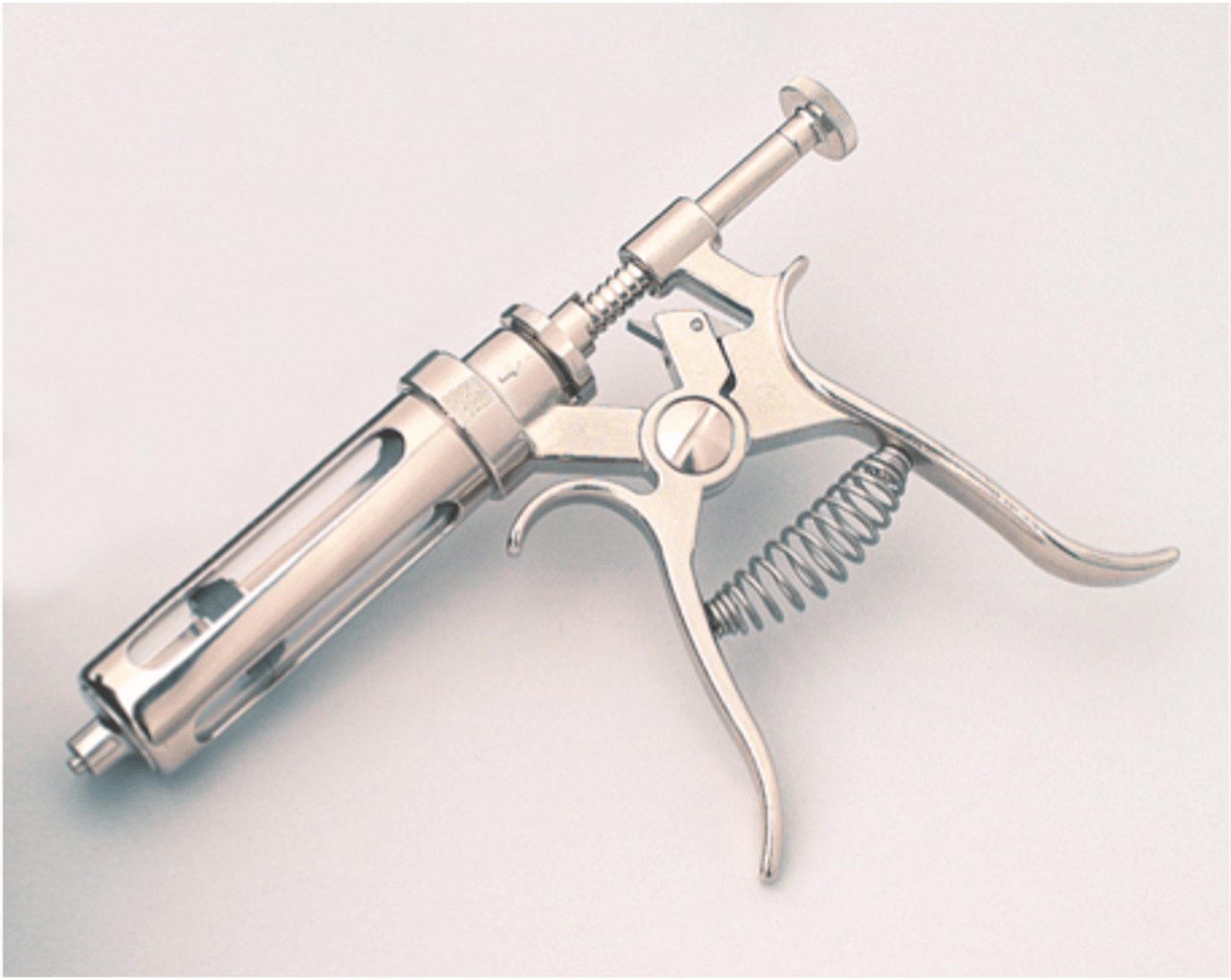 <p>to administer intramuscular or subcutaneous injections to multiple animals without reloading the syringe</p>