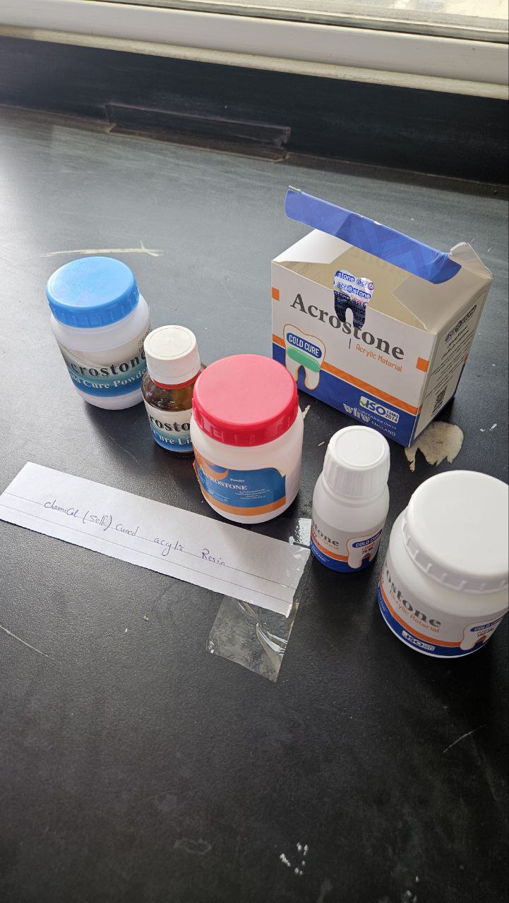 <p>Chemical (self)cured acrylic resin</p>