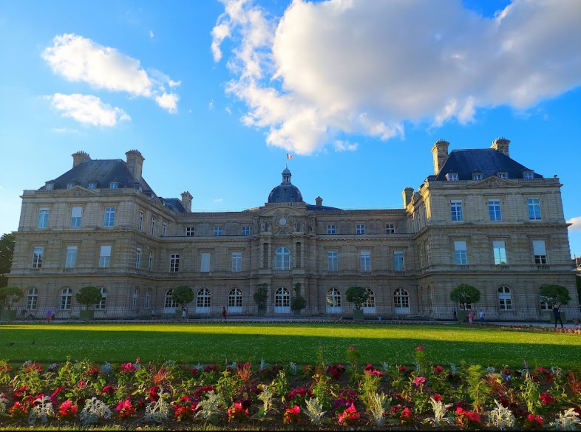 <p>Caractéristiques</p>