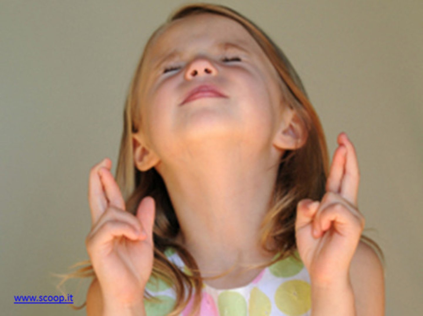 <p>to hope very much that something or someone will help you to achieve what you want</p><p>=> ..... good luck</p>