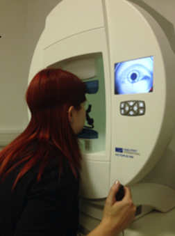 <p>Patient focuses on a central target and presses a button when they see the light move from non seeing to seeing areas of the visual field - maps the isopter </p><p>Light varies in size, brightness and location </p>