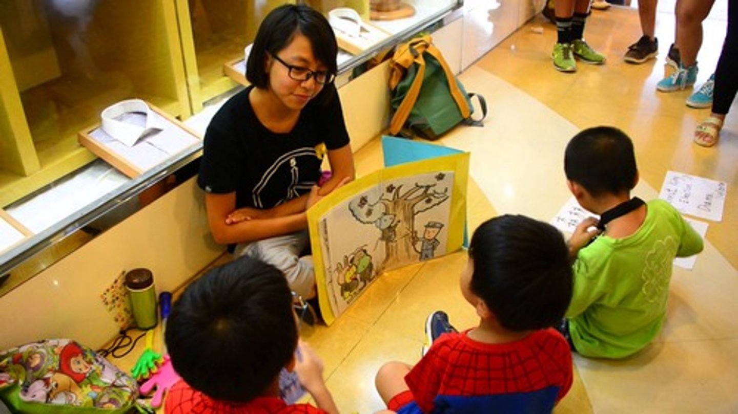 <p>jiǎng gù shì - tell a story</p>