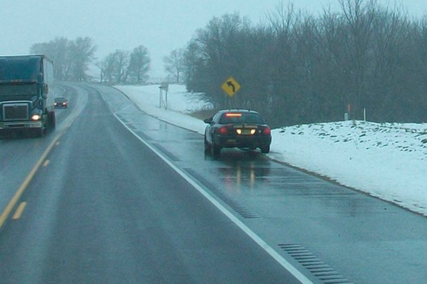 <p>stopped EX: I pull up at the traffic light</p>