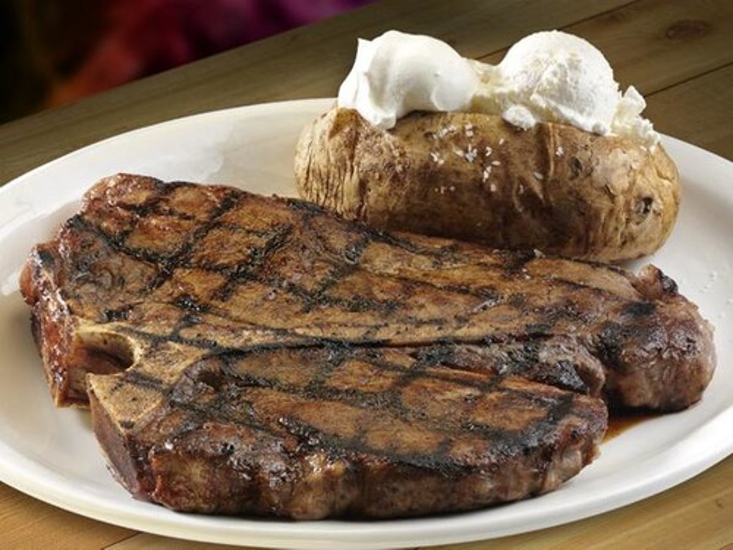 <p>Filet &amp; Strip</p>