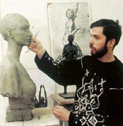 <p>sculptor</p>