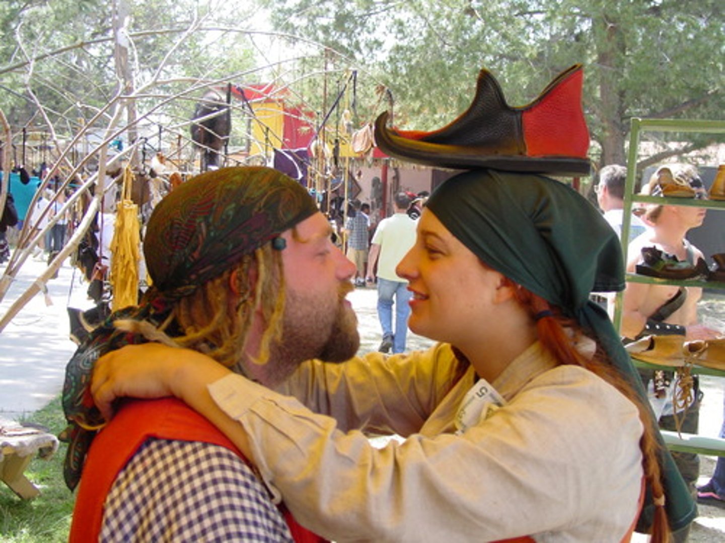 <p>(n) mê mẩn</p>