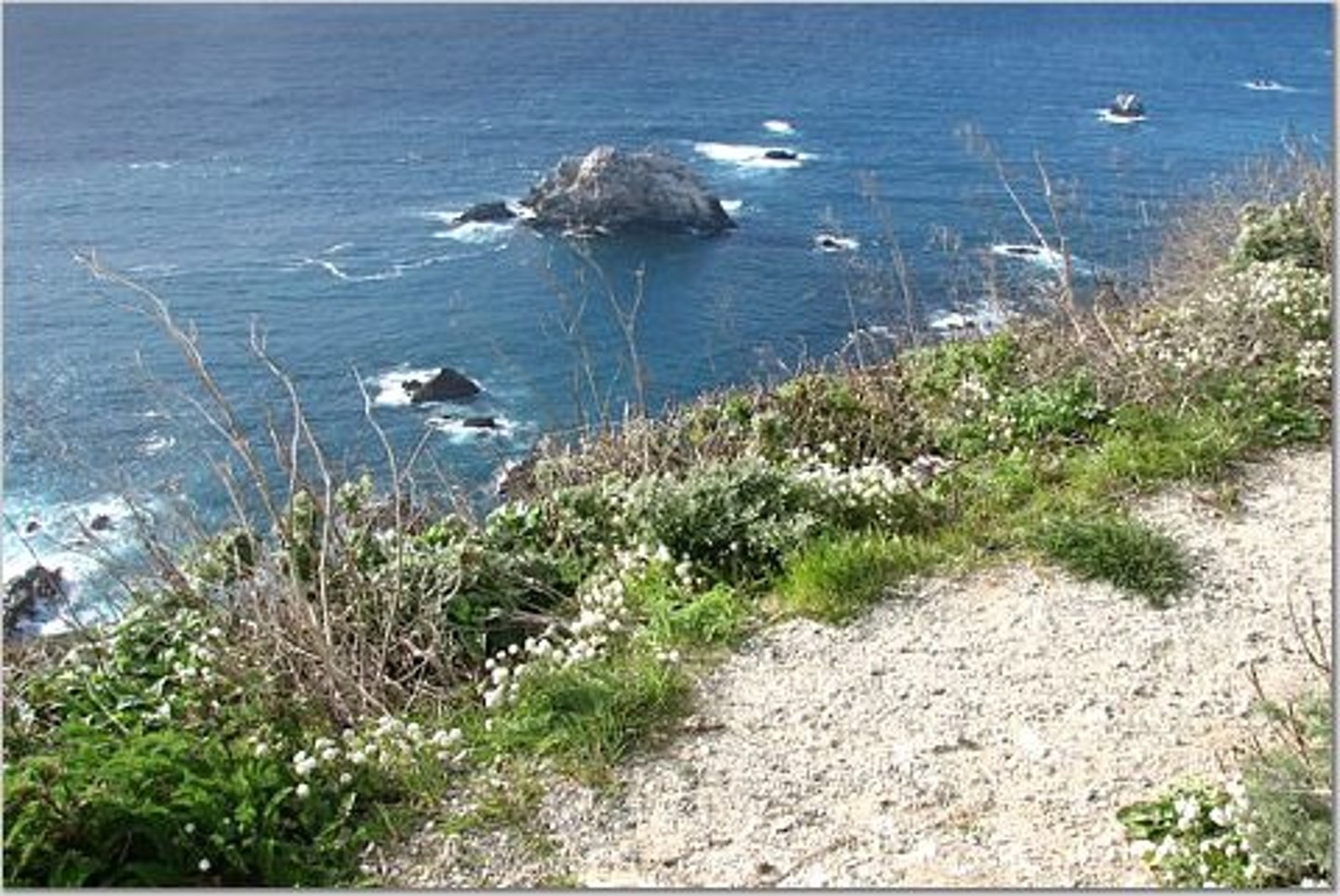 <p>hǎi biān - Seaside</p>