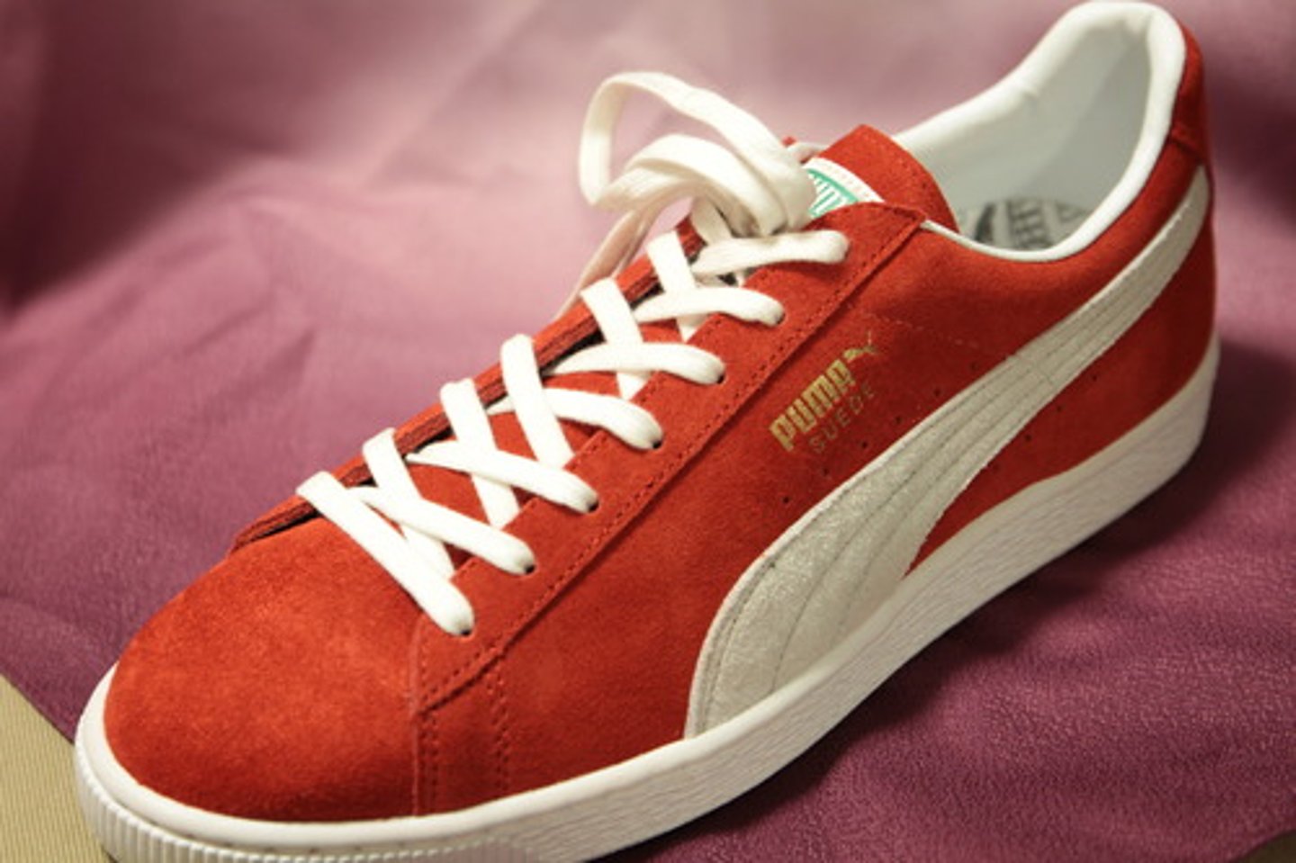 <p>sneakers</p>