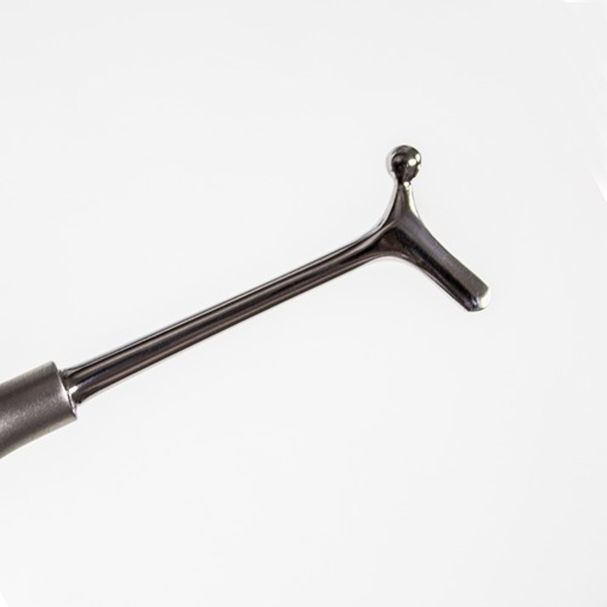 <p>To burnish temporary filling material</p>