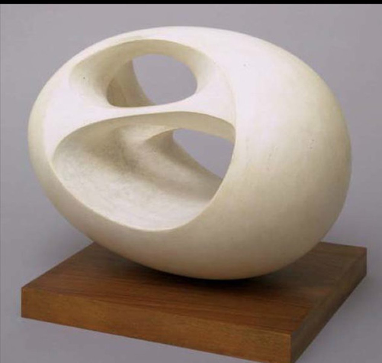 <p>plaster / of plaster</p>