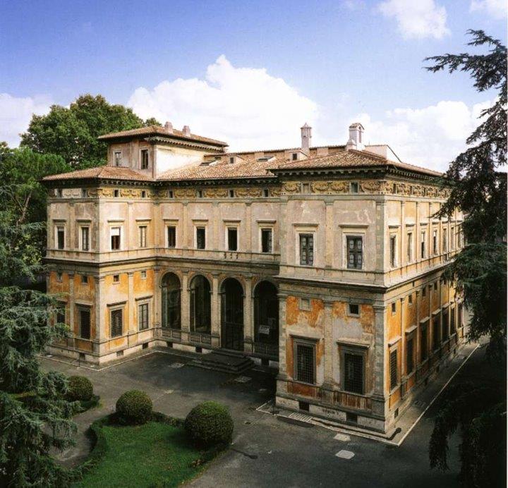 <p><span>Вилла Фарнезина, Рим, Италия; 1506 г.; архитектор&nbsp;&nbsp;&nbsp; - Бальдассаре Перуцци; автор фресок&nbsp; - Рафаэль&nbsp;&nbsp; </span><span><span>(Ренессанс)</span></span></p>