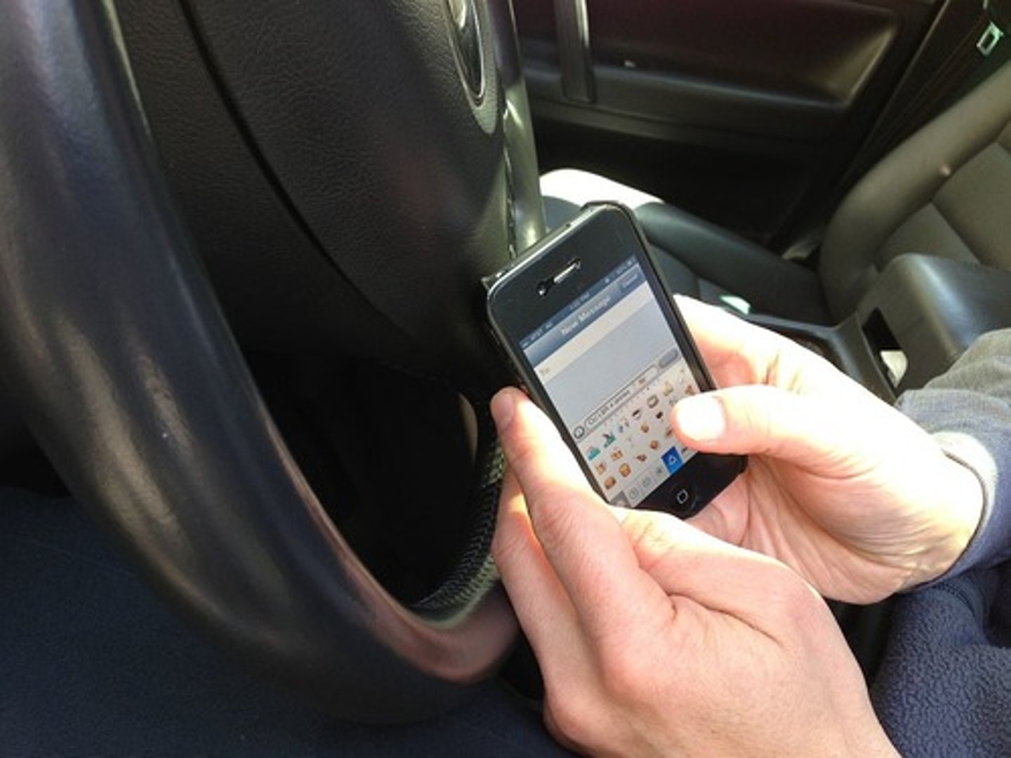 <p>texting kills</p>