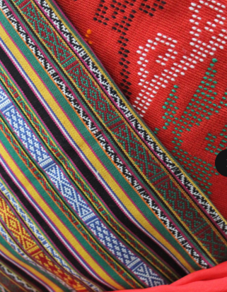 <p>intricately woven fabric with very small motifs</p><ul><li><p><span>The woven cloth used for the trousers (sawal) of Yakans</span></p></li><li><p><span>It has tiny diamond designs arranged in columns between stripes resembling the sections of the bamboo.</span></p></li></ul><p></p>
