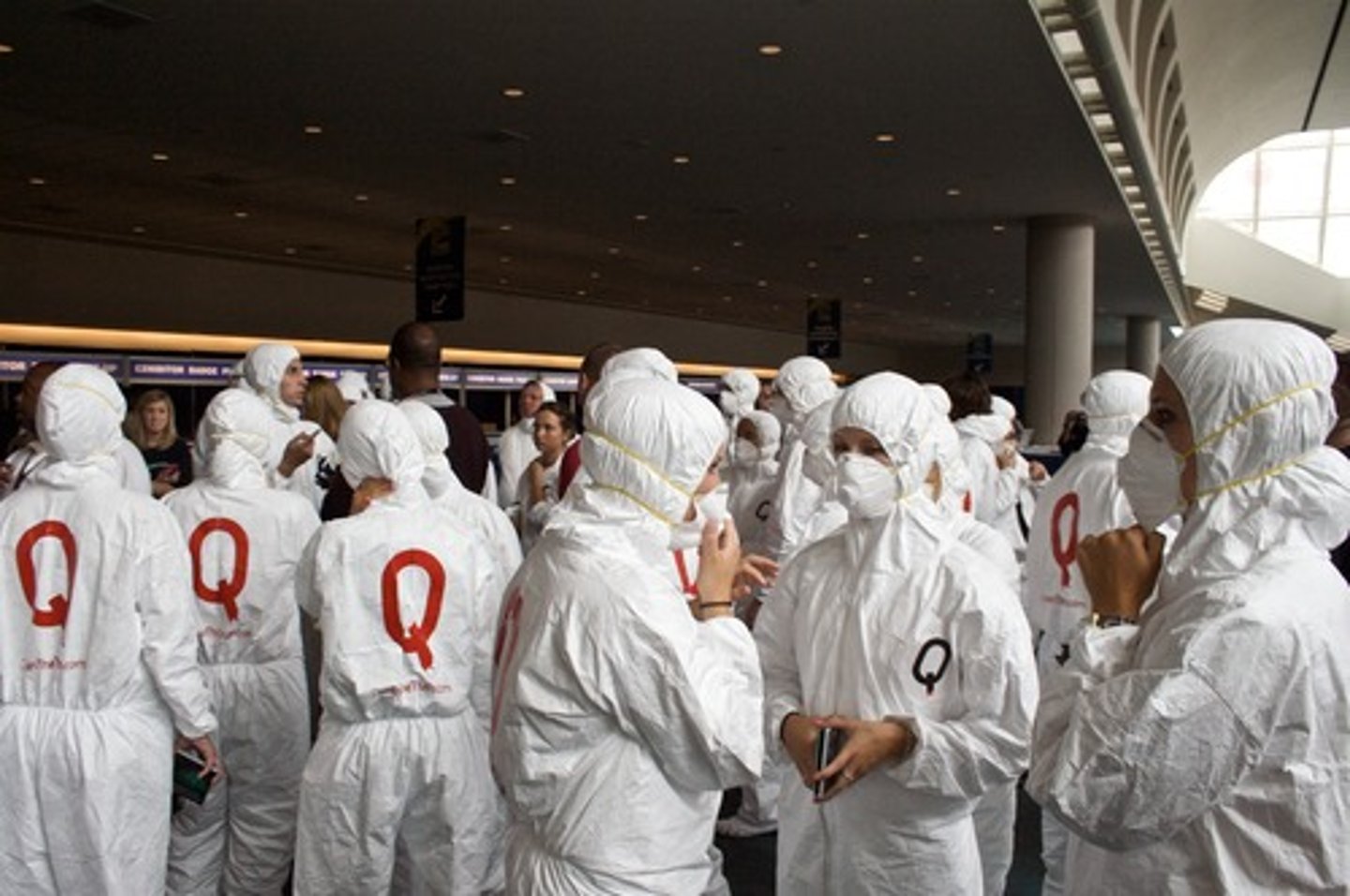 <p>To isolate a person from contact with others in order to prevent the transmission of contagious diseases.</p>