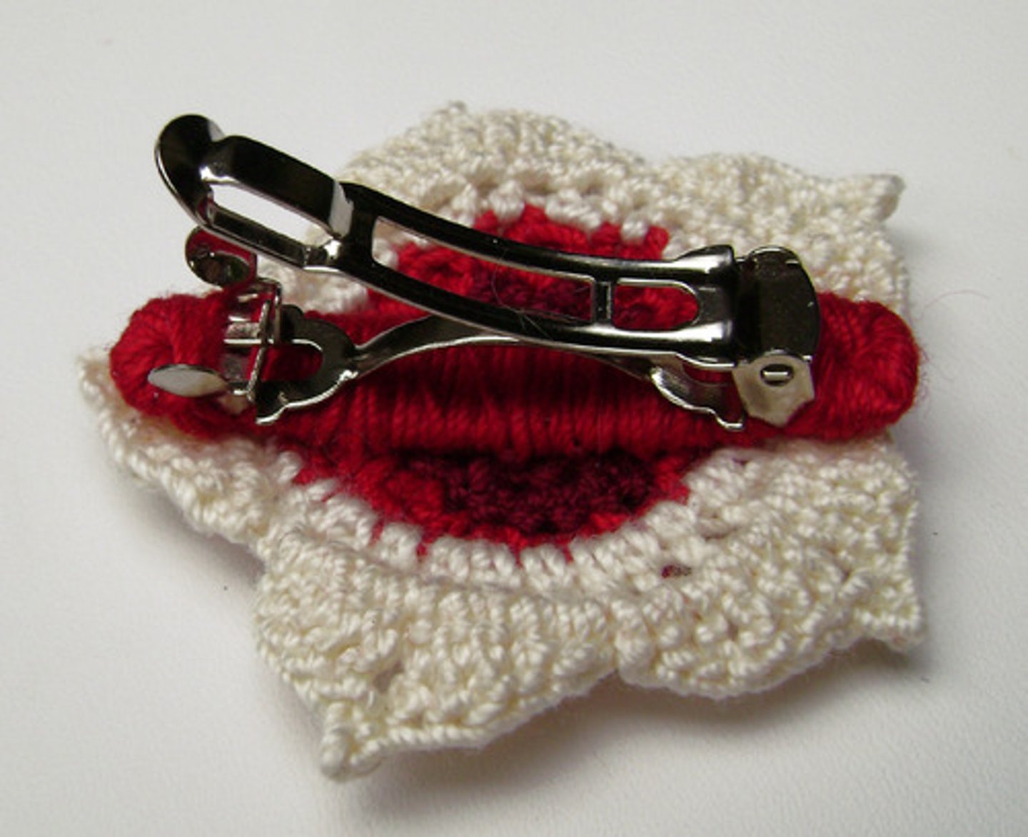 <p>заколка (для волос)</p>