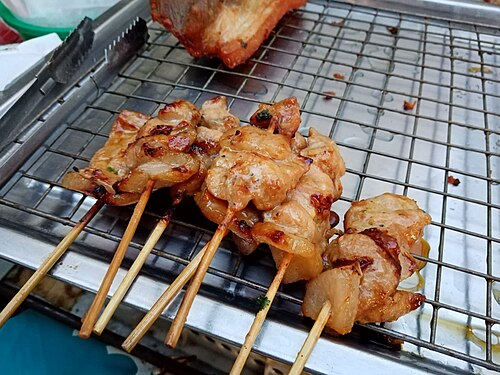 <p>thịt xiên nướng </p>