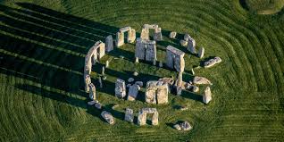 <p><span style="line-height: 115%;"><span>most famous neolithic monument oldest surviving structure around England</span></span></p>