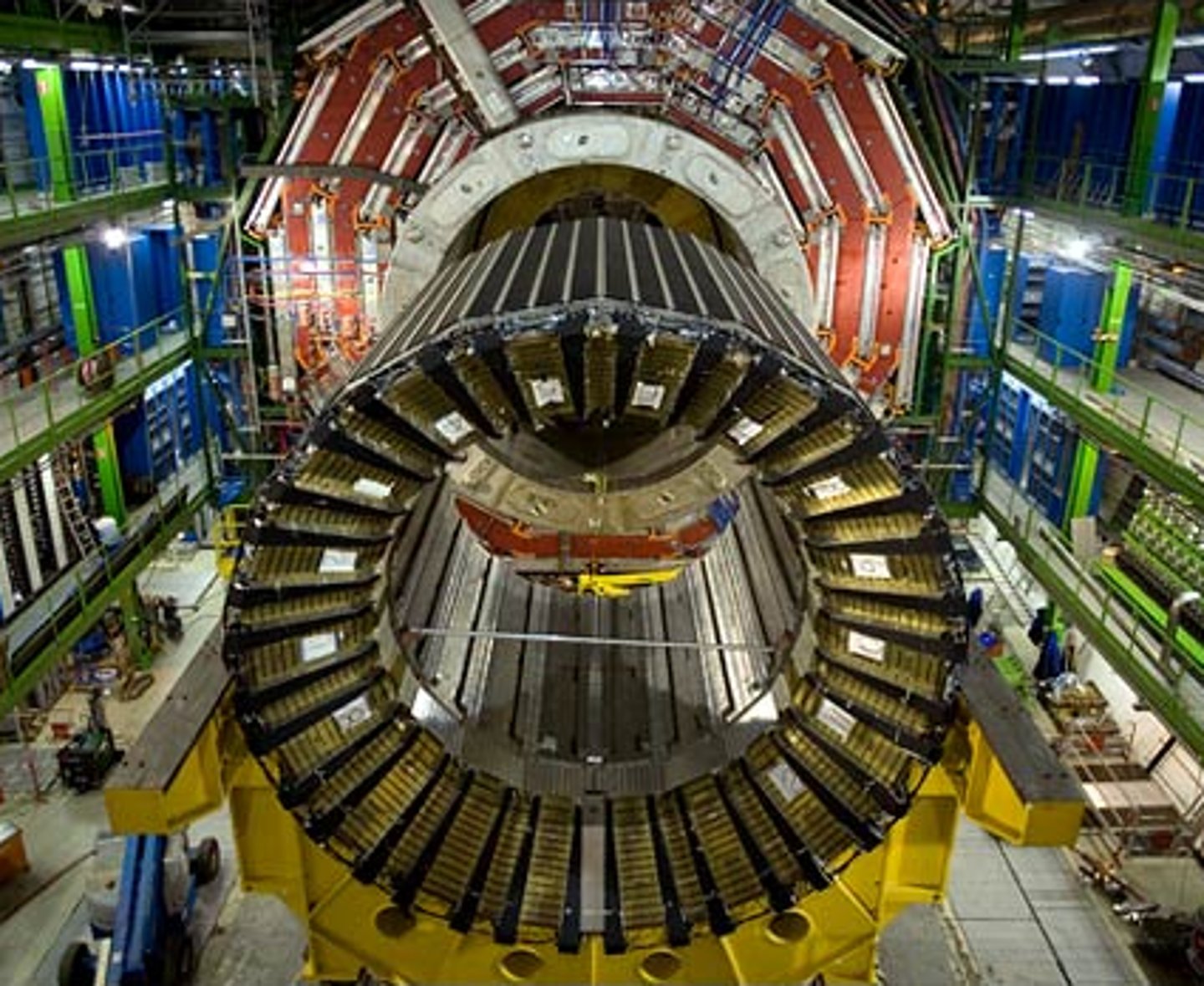 <p>Accelerating cavities spin particles until they are ejected</p>