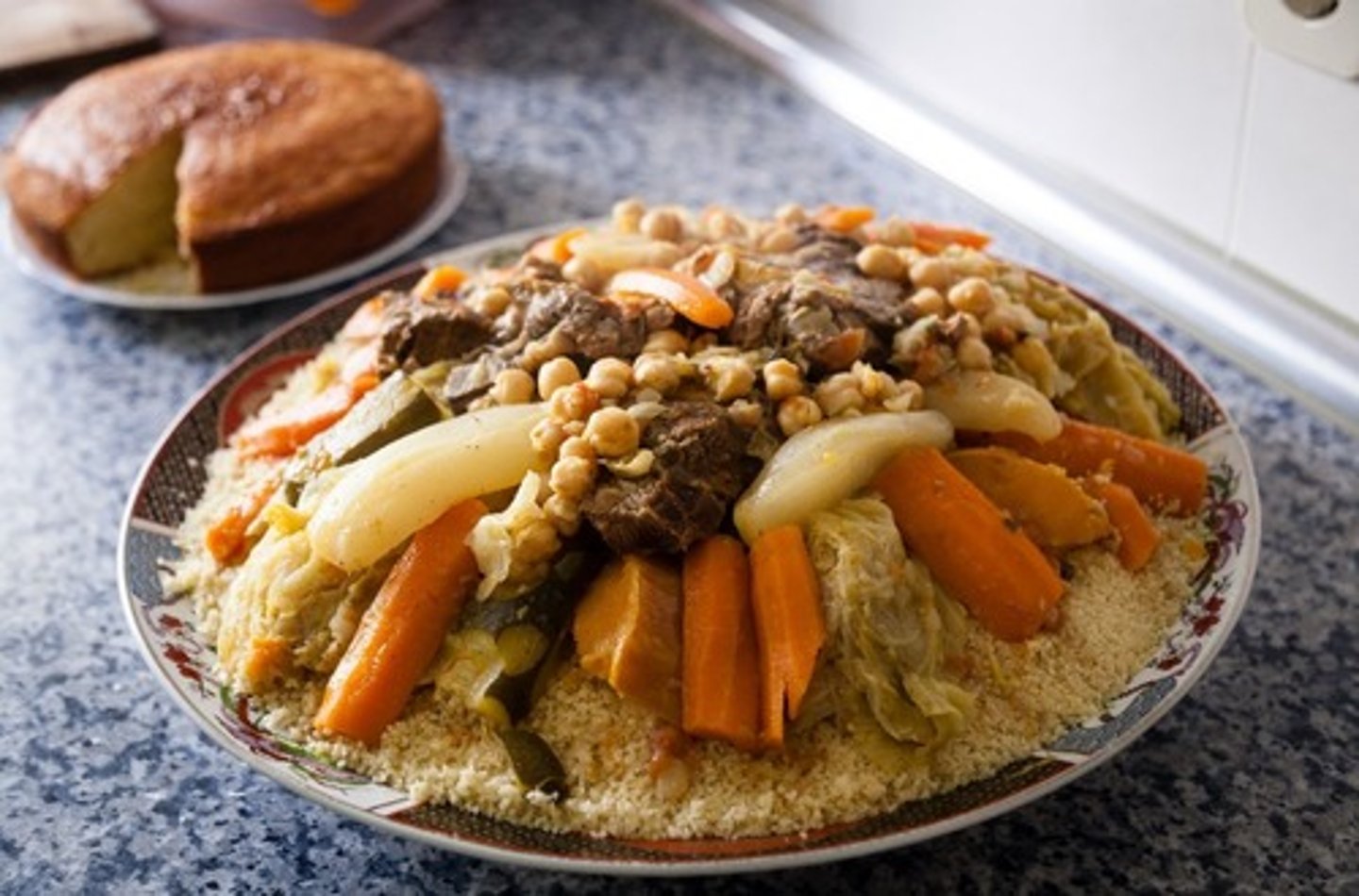 <p>couscous with vegetables and meat</p>