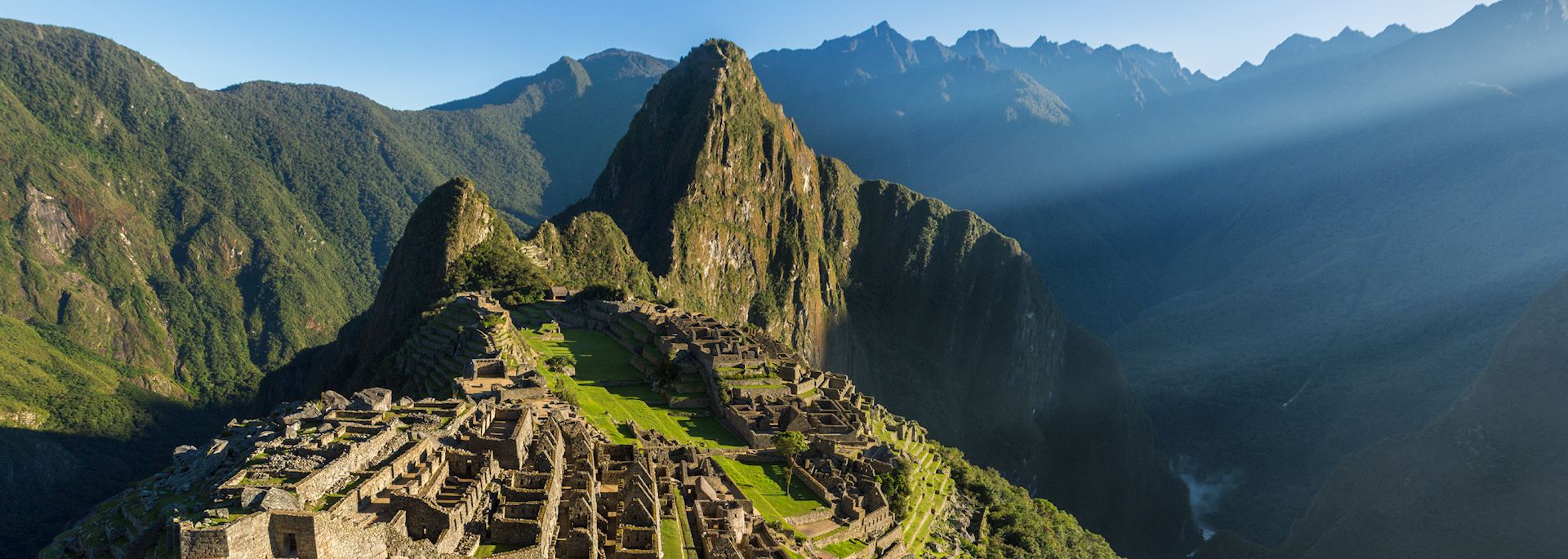 <ul><li><p>true function is unknown</p></li><li><p>shows the architectural advances of the Inca people</p></li><li><p>Made out of granite in peru</p></li><li><p>1450-154 CE</p></li></ul><p></p>