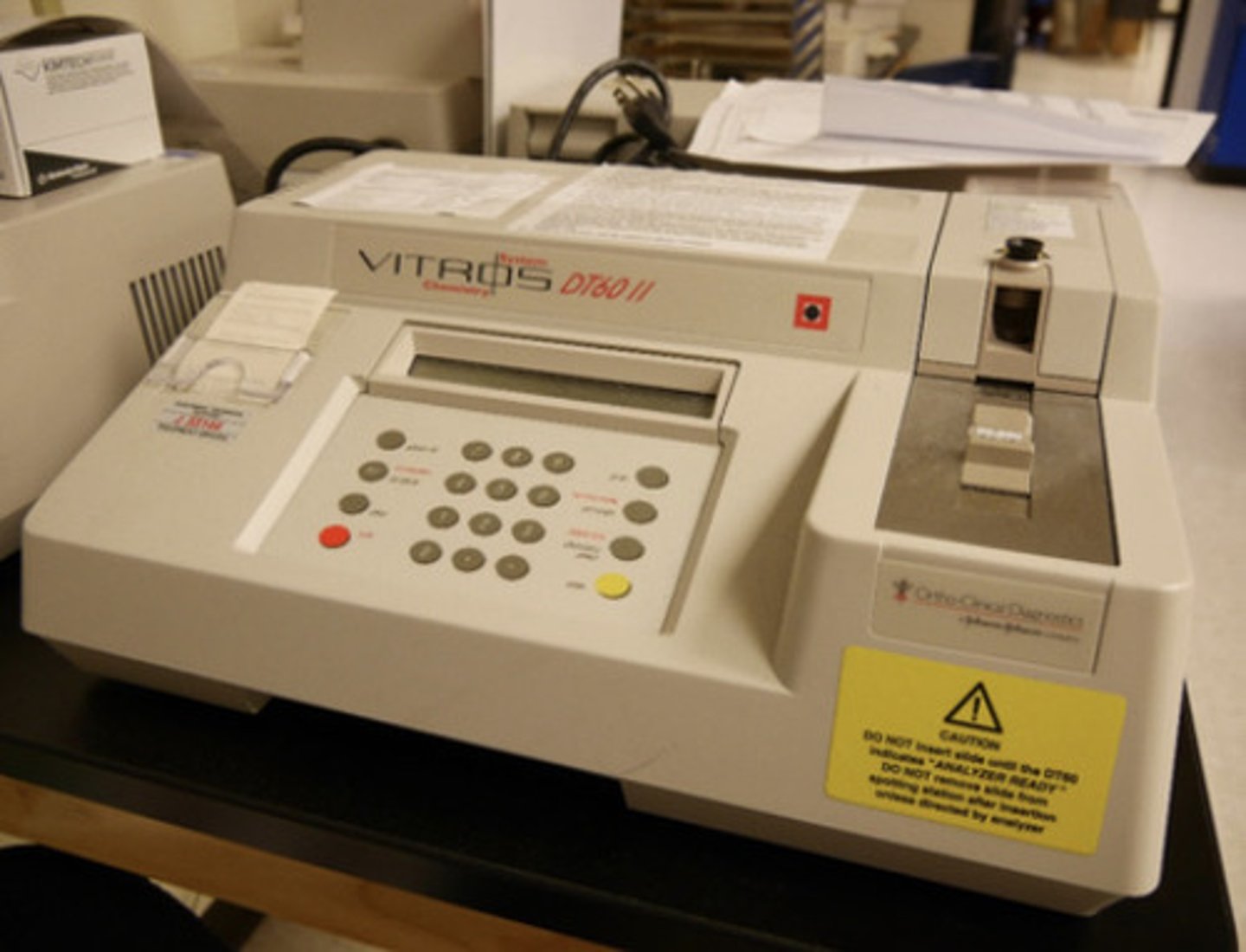 <p>A diagnostic analyzer for invitro quantitation of components in biological fluids by rate.</p>