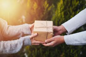 <p>上げる (ageru)</p>