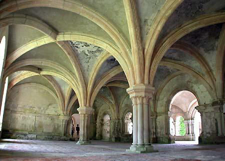 <p><strong>CISTERCIÁCKÉ OPATSTVÍ VE FONTENAY:</strong></p><ul><li><p>(Francie)</p></li></ul><p></p>