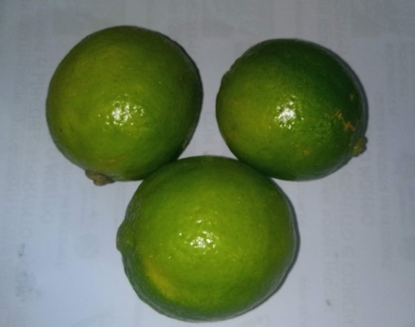<p>KIAJN FRUKTOJN ŜATAS VI? MI ŜATAS ACIDAJN FRUKTOJN.</p>