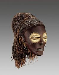 <p>Female (Pwo) mask</p>