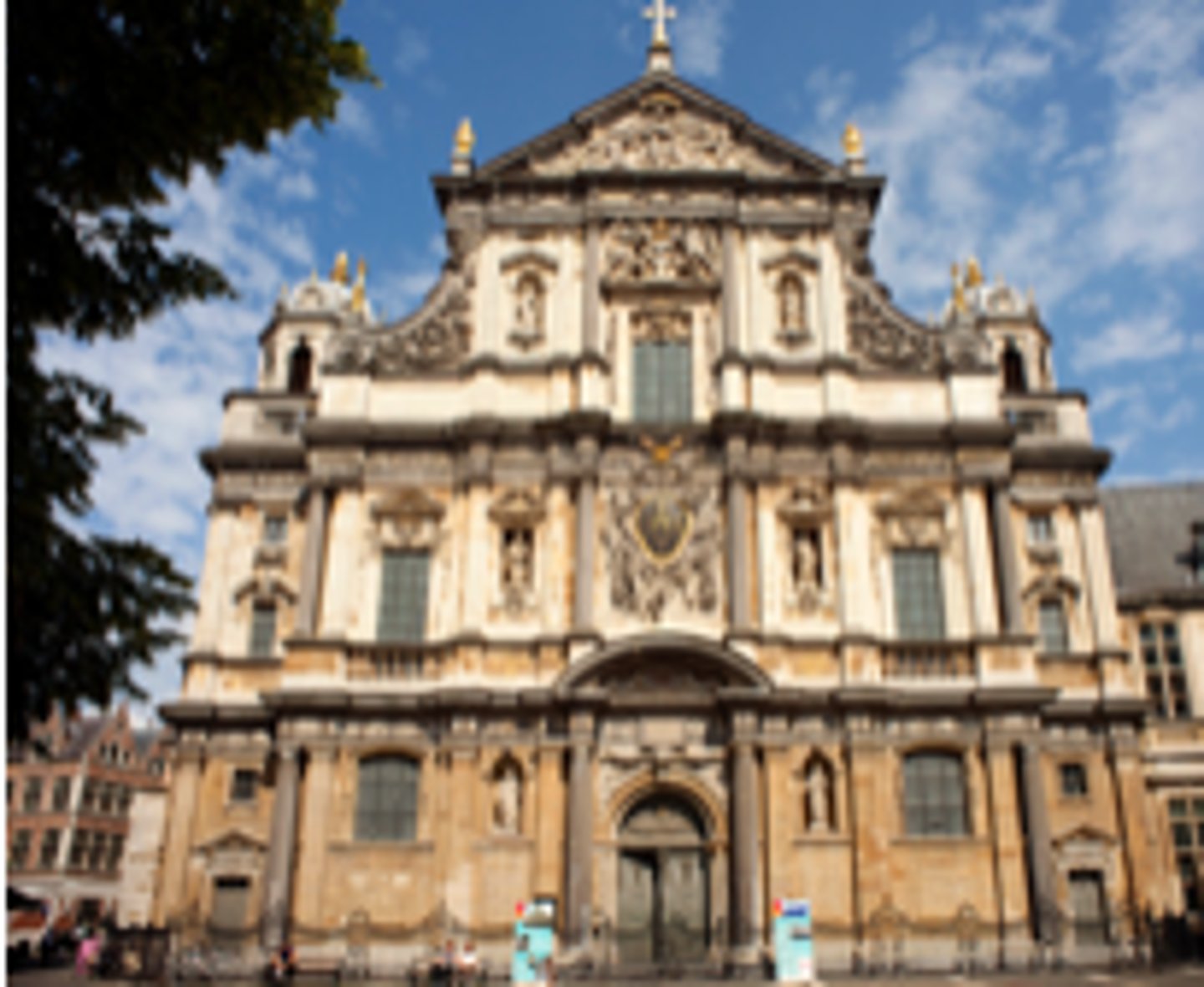 <p>1577-1637 : Jezuïetenarchitect en beeldend kunstenaar. Realiseerde grandrioze, theatrale kerkinrichtingen, zoals in de Carolus Borromeuskerk in Antwerpen.</p>