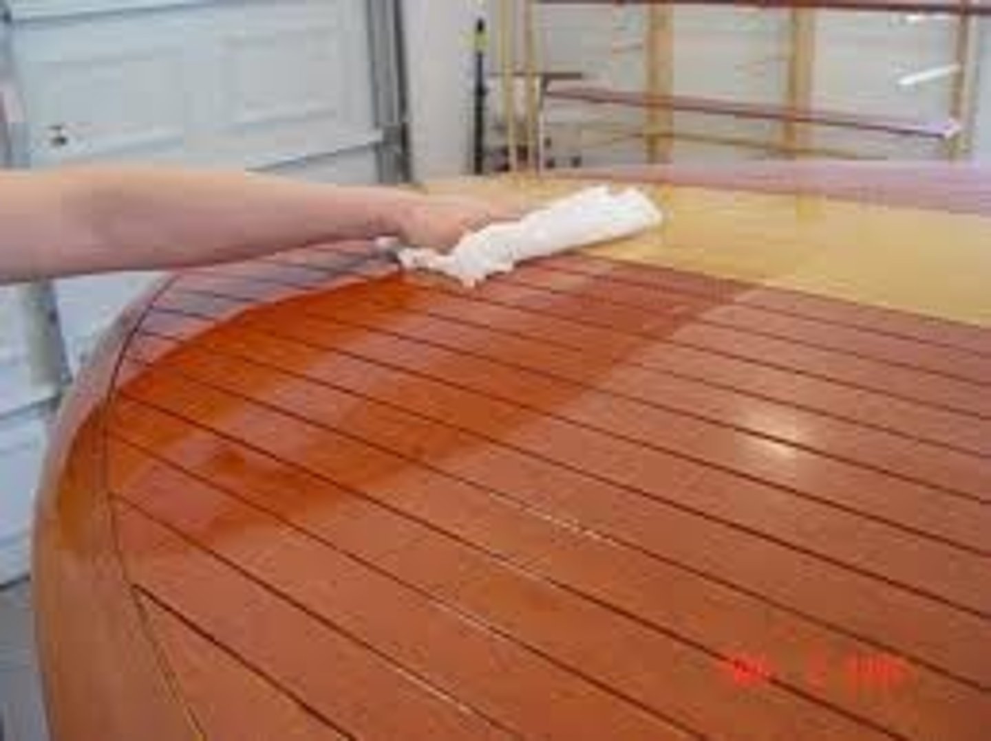 <p>Varnishes and lacquers.</p>