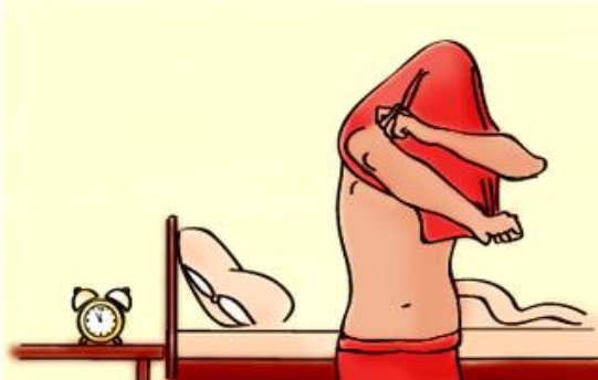 <p>At night you <strong>take off</strong> your clothes and go to bed.</p><p>Снимать (одежду)</p>