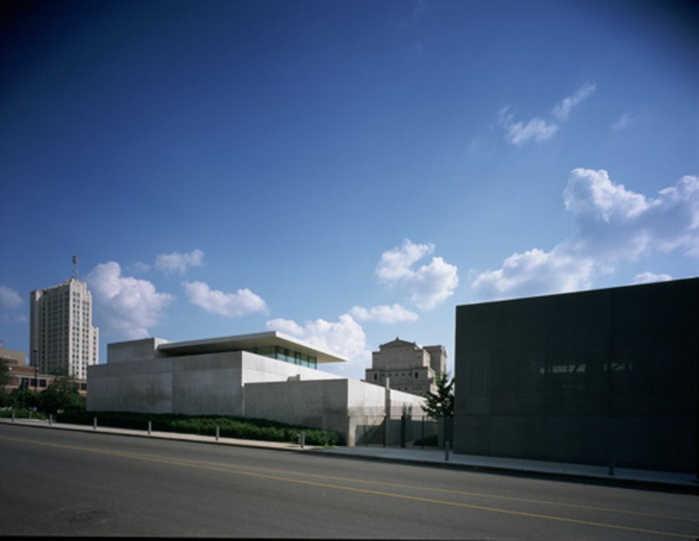 <p>Tadao Ando</p><p>(Neo Modernism)</p>