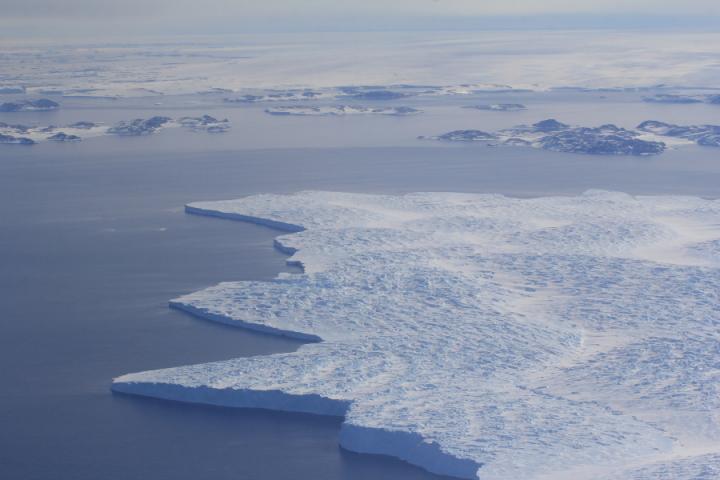 <p>An ice sheet is</p>