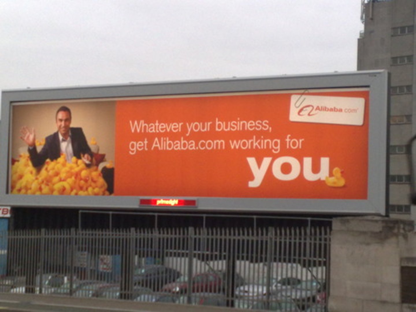 <p>thương mại viễn thông (mua bán</p><p>hàng qua các phương tiện truyền</p><p>thông)</p><p>(THÔNG TÍN PHÁN MẠI)</p>