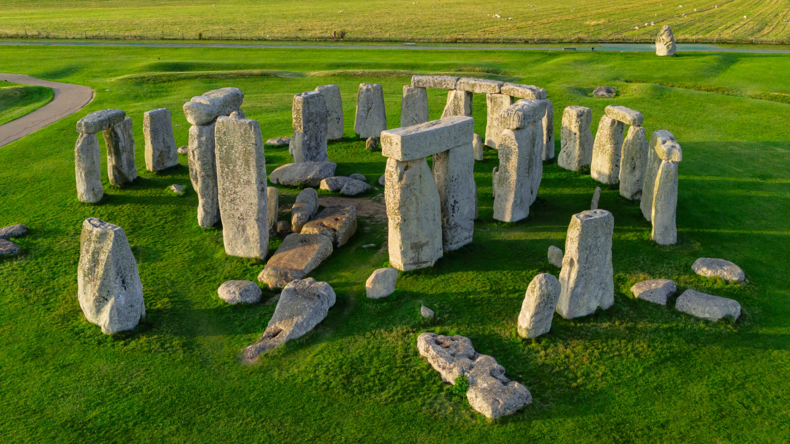 <p>A large block of stone or boulder of irregular shape</p>