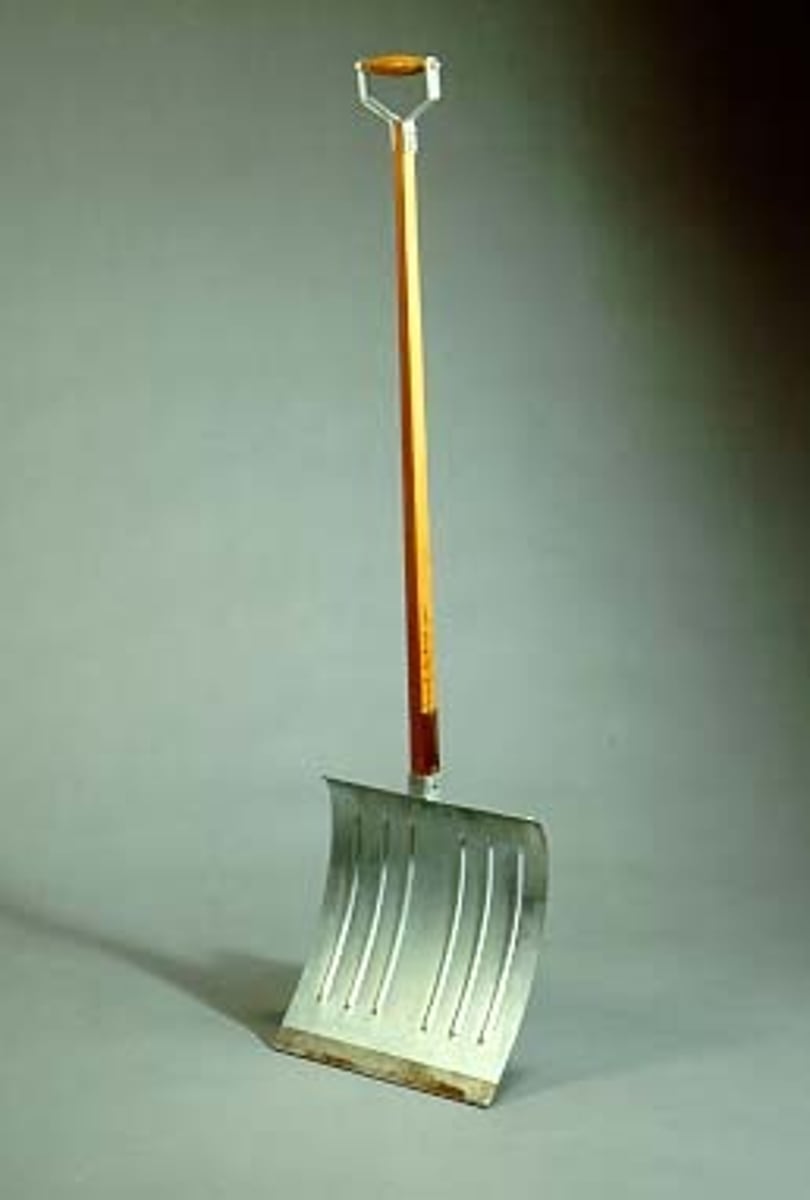 <p>snow shovel</p>