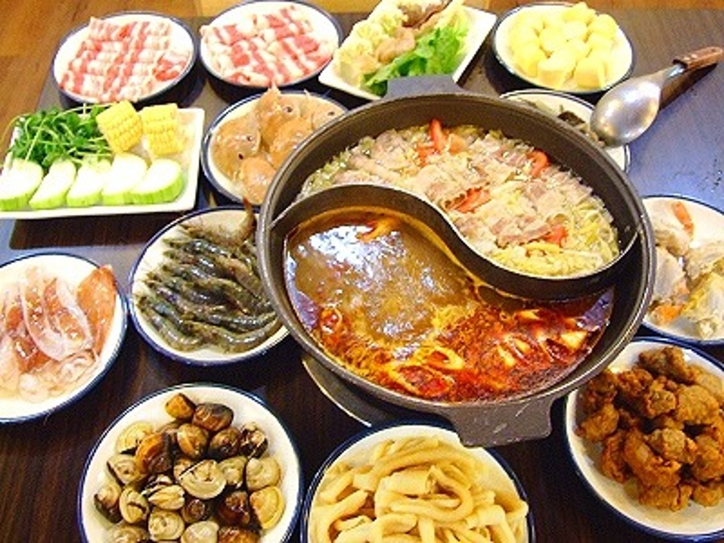 <p>huǒguō - hotpot</p>