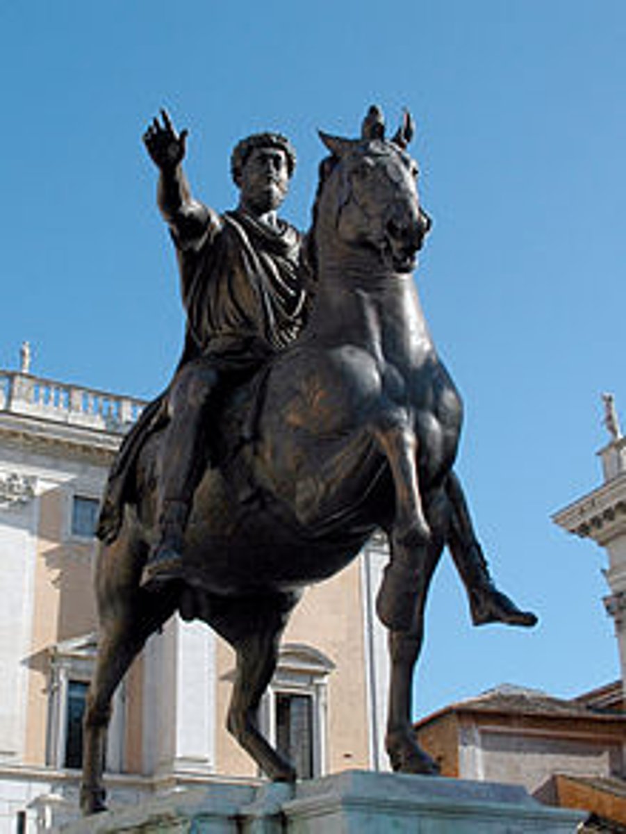 <p>jezdecké pomníky<br>stojící sochy v nadživotní velikosti<br>bronzová jezdecká socha císaře Marka<br>Aurelia<br>Michelangelo nechal později přenést na<br>Kapitolské nám. v Římě</p>