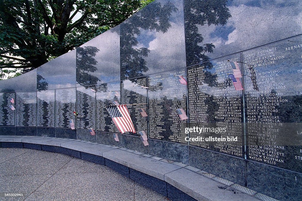 <p>Vietnam Veteran’s Memorial</p>