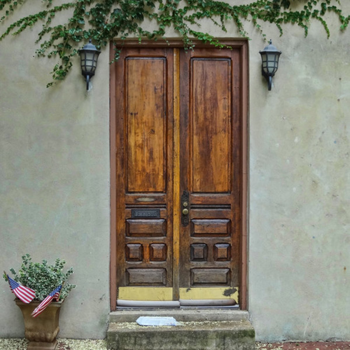 <p>door</p>