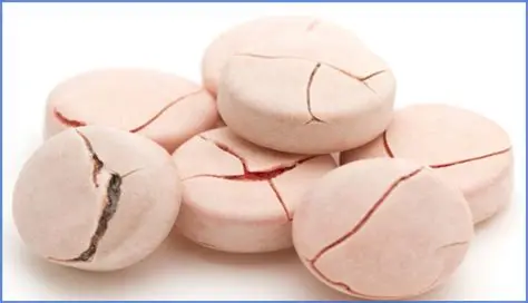 <p>small fine cracks </p><ul><li><p>granules too big/dry</p></li></ul><p></p>